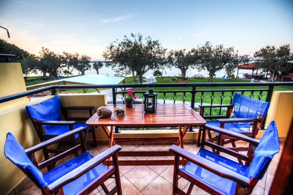 Anna Karra Studios & Apartments Βουρβουρού Δωμάτιο φωτογραφία