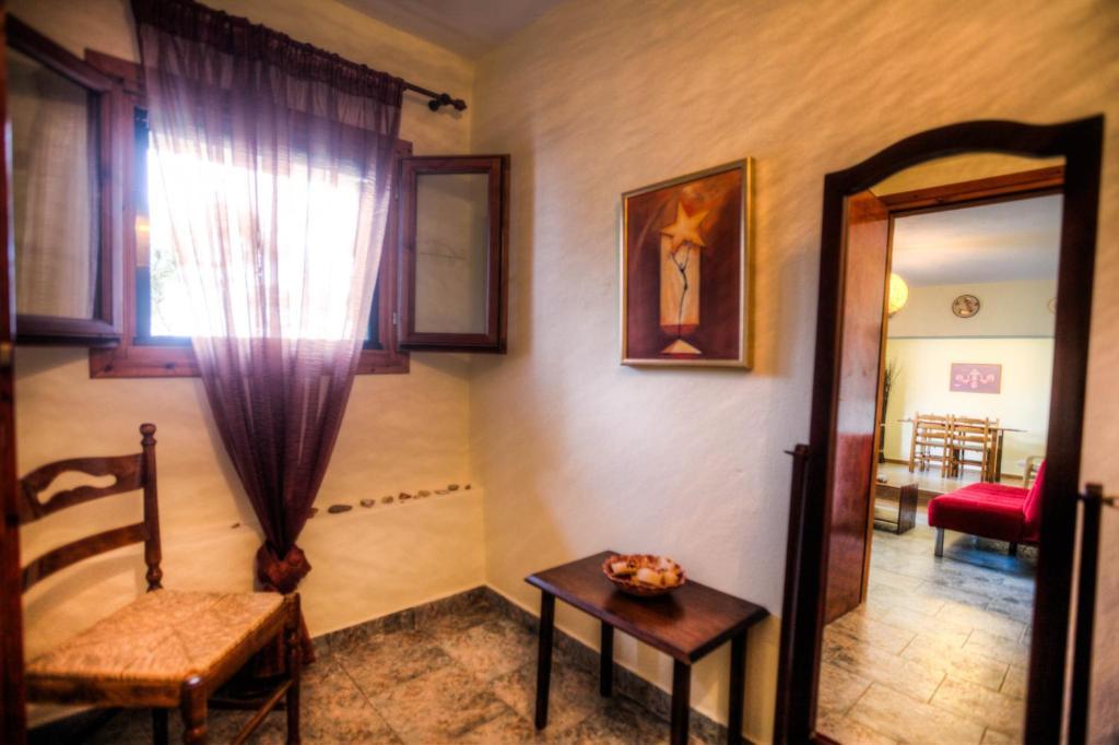 Anna Karra Studios & Apartments Βουρβουρού Δωμάτιο φωτογραφία
